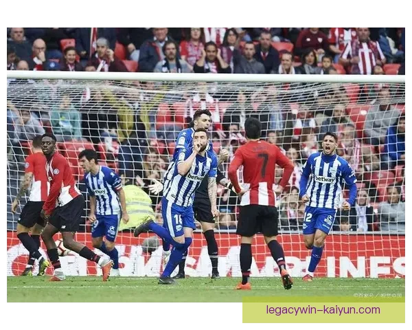 那不勒斯队友眼中 Osimhen 表现稳健，展现出强大的进攻竞争力